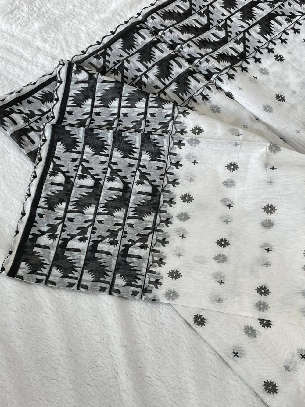 Jamdani Print Cotton Saree - White & Black Colors - Image 2