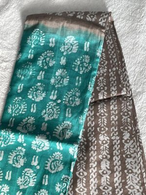 Silk Handcrafted Batik Saree - Paste, Light-brown, white color