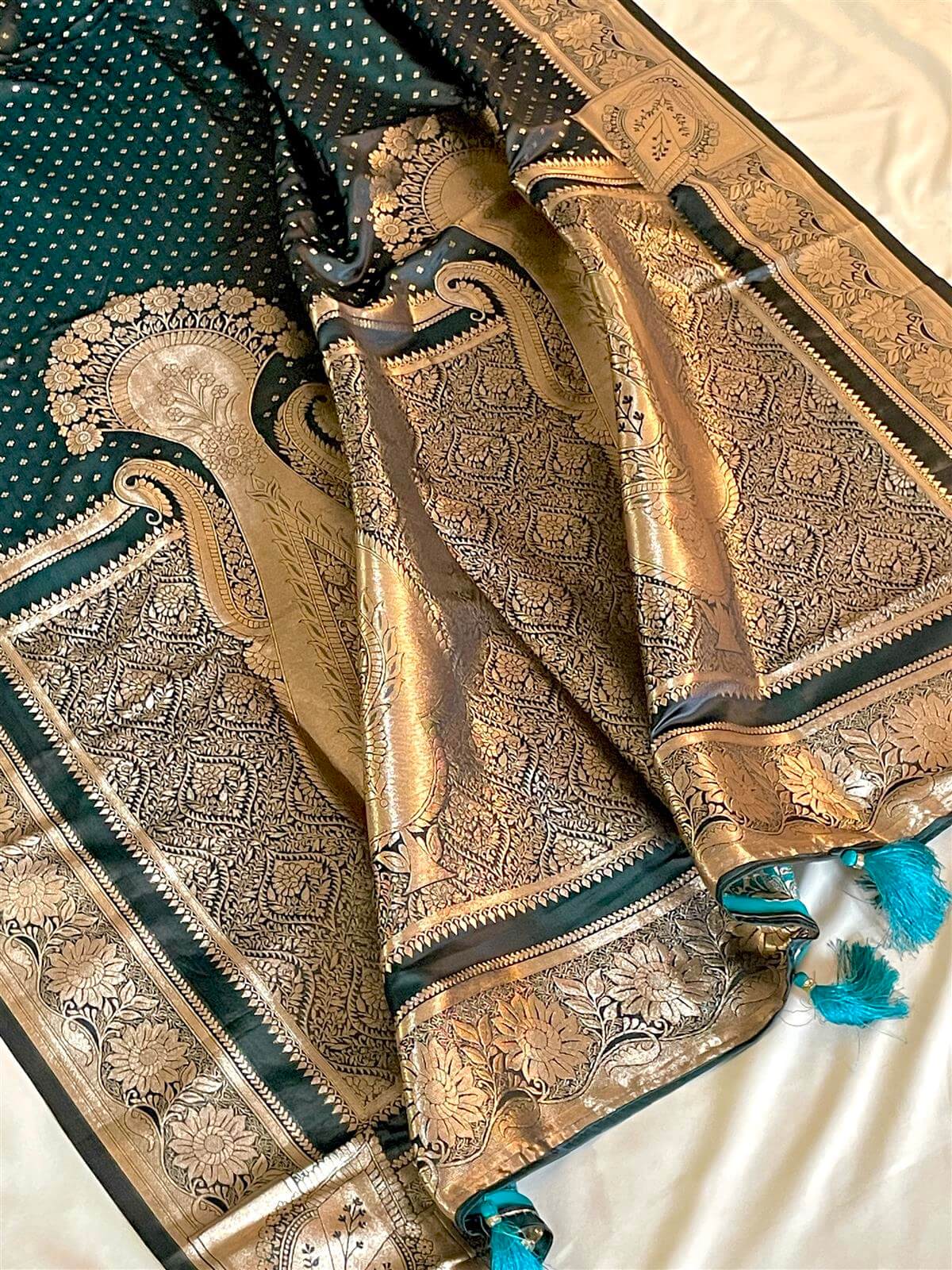 Benaroshi Katan Saree – Bottle Green with Gold Work - with blouse piece - Image 4