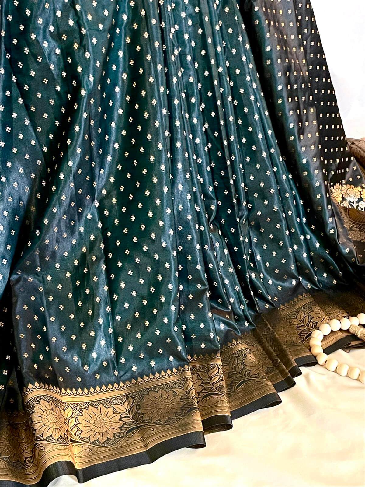 Benaroshi Katan Saree – Bottle Green with Gold Work - with blouse piece - Image 2