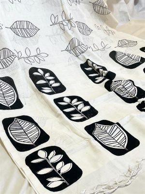 Premium quality cotton Handcrafted Block Print Saree - Black work on White body